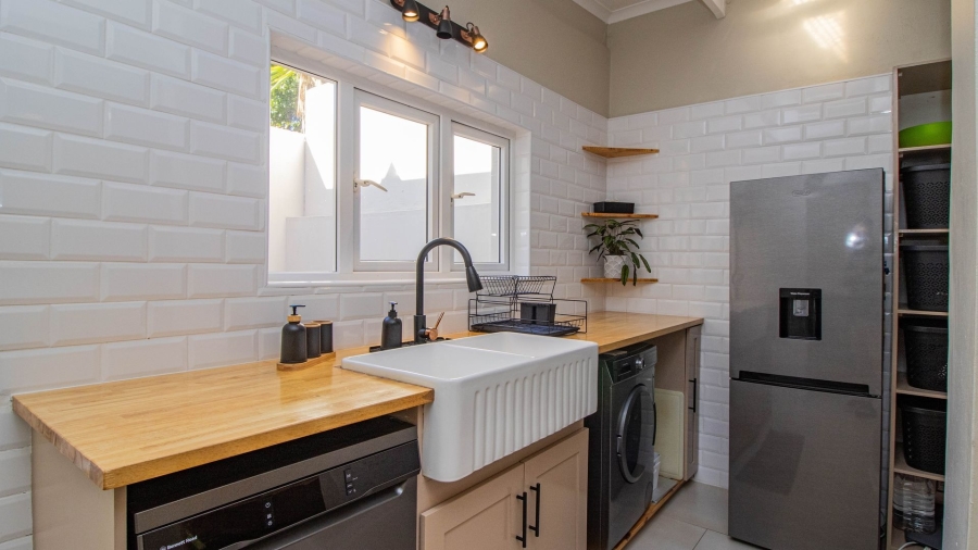 3 Bedroom Property for Sale in Westcliff Western Cape